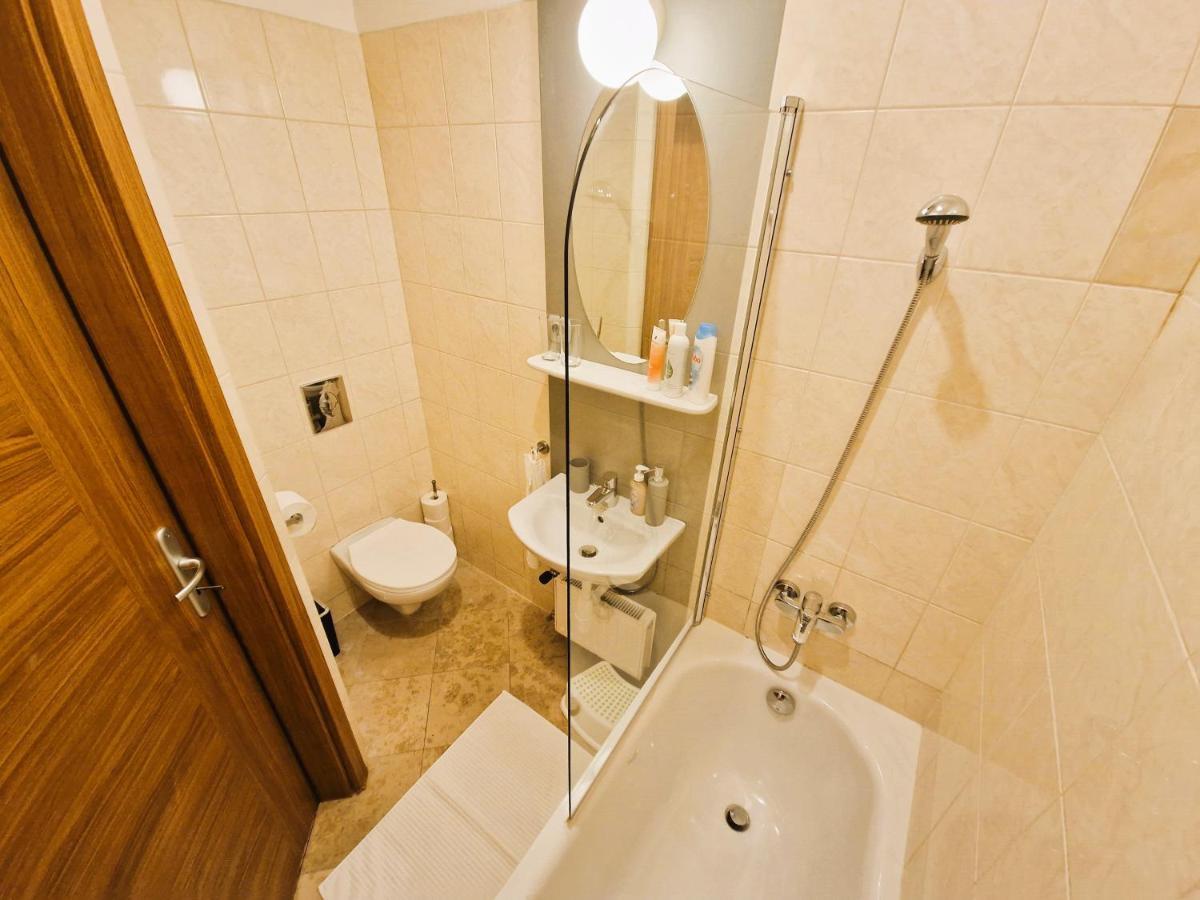Halasz 2-Bedroom Apartment Near Castle, Free Public Parking Nearby Budapest Bagian luar foto