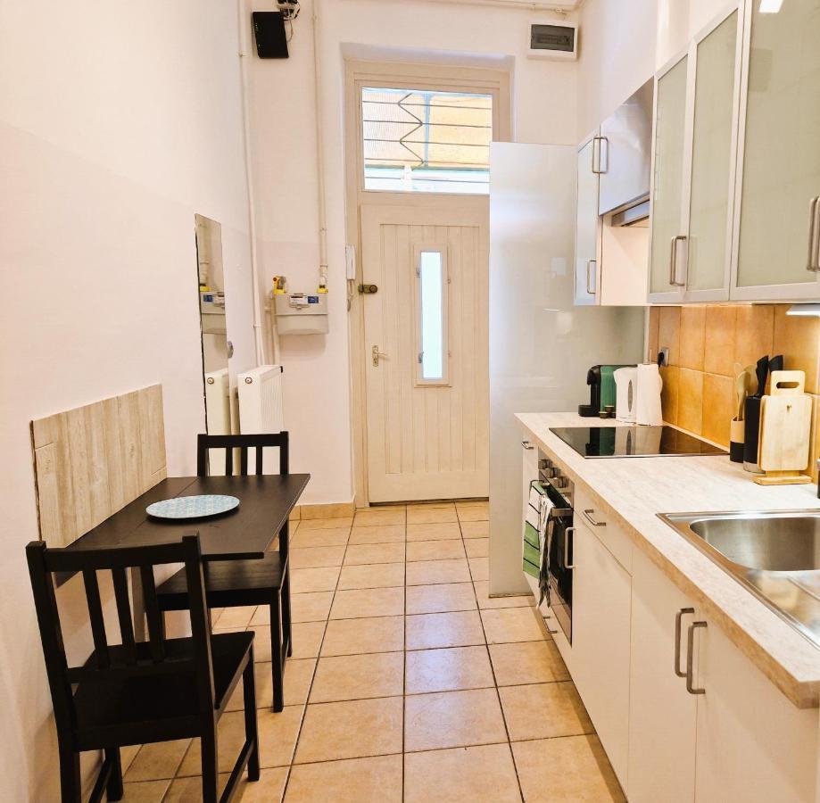 Halasz 2-Bedroom Apartment Near Castle, Free Public Parking Nearby Budapest Bagian luar foto